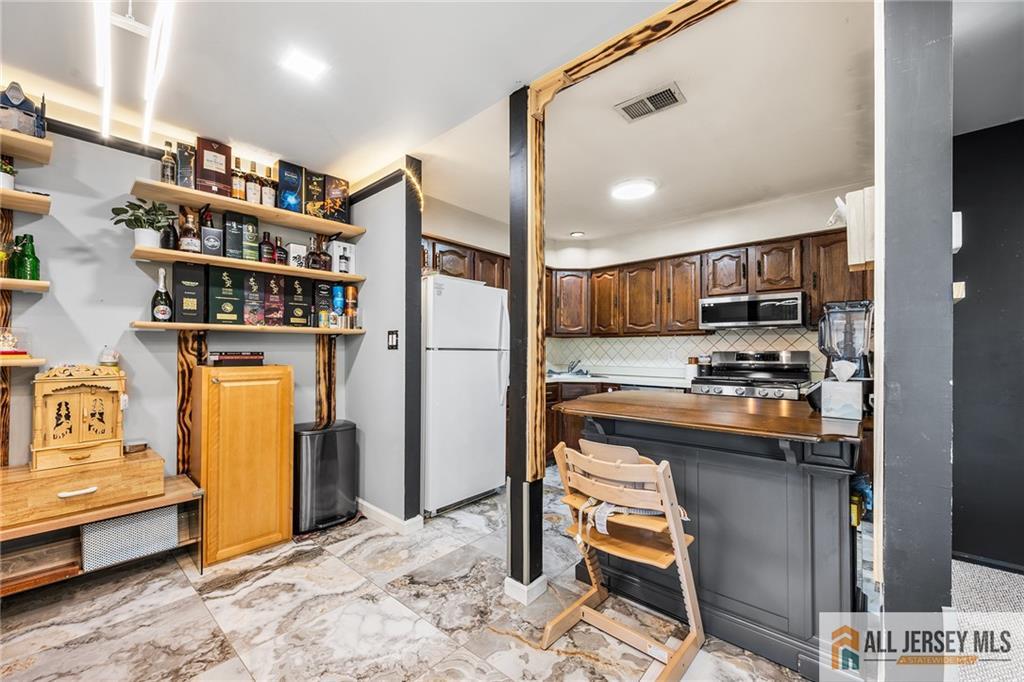 100 Dundee Court Aberdeen NJ 07747
