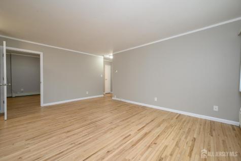 55-B Gramercy Gardens Middlesex NJ 08846