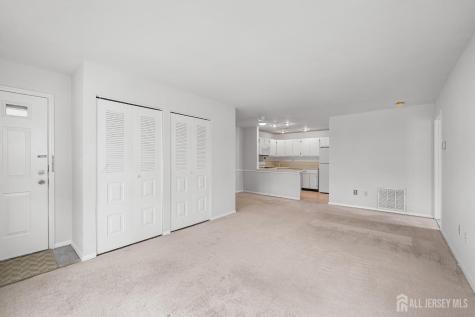 8 Lafayette Court North Brunswick NJ 08902