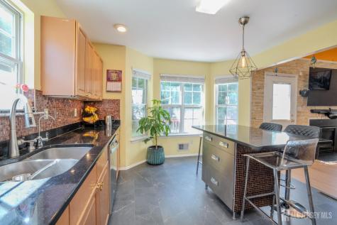 16 Hawthorne Road North Brunswick NJ 08902