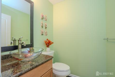 16 Hawthorne Road North Brunswick NJ 08902