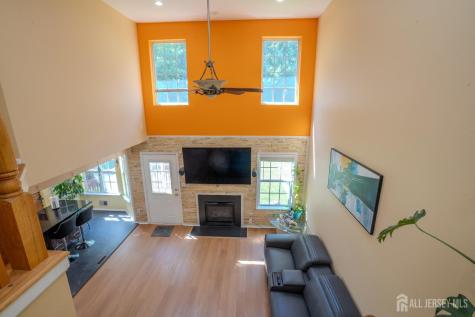 16 Hawthorne Road North Brunswick NJ 08902
