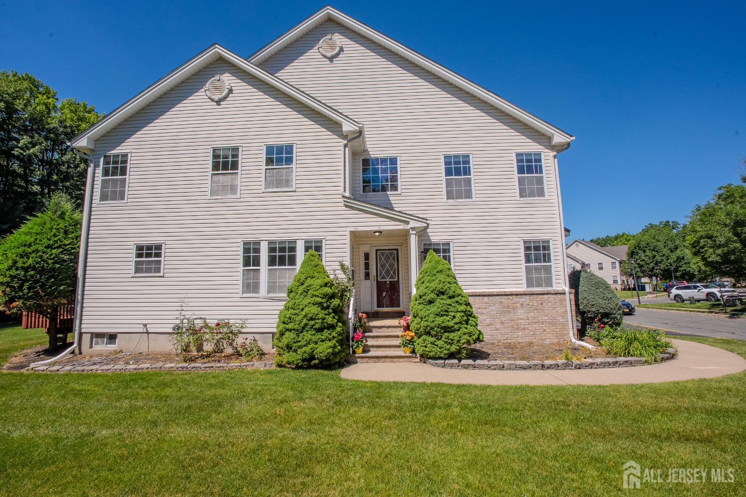 16 Hawthorne Road North Brunswick NJ 08902