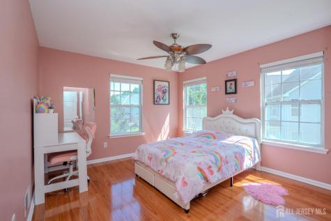 16 Hawthorne Road North Brunswick NJ 08902