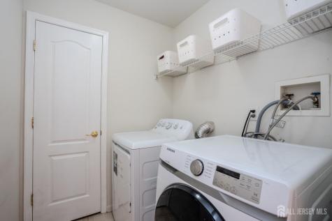 16 Hawthorne Road North Brunswick NJ 08902