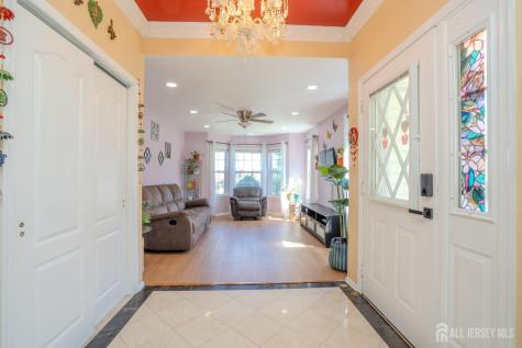 16 Hawthorne Road North Brunswick NJ 08902