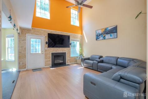 16 Hawthorne Road North Brunswick NJ 08902