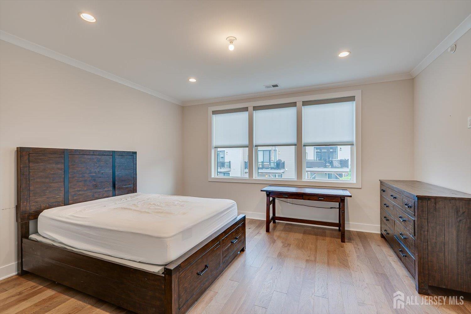 16 Valiant Court Middletown NJ 07748