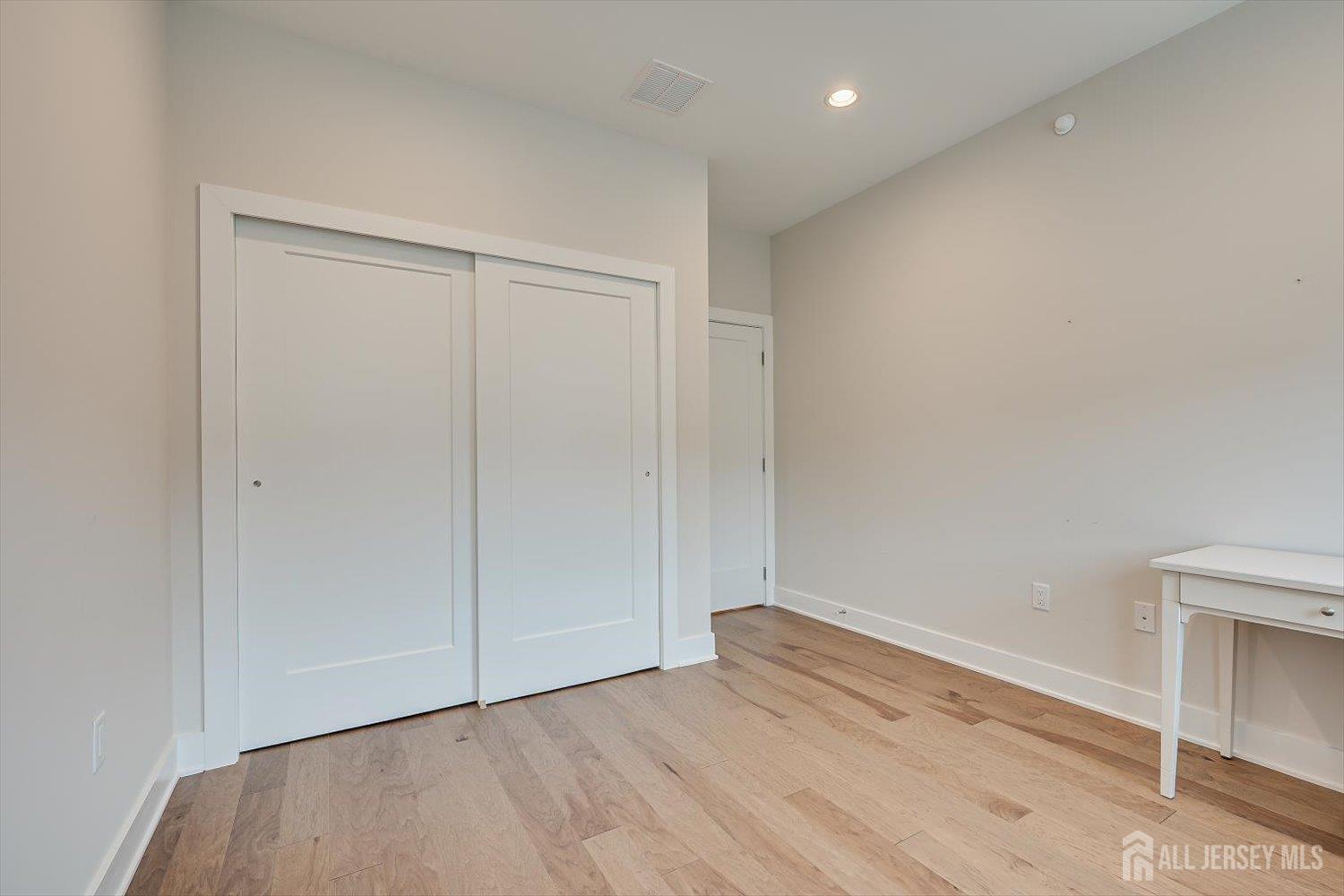 16 Valiant Court Middletown NJ 07748