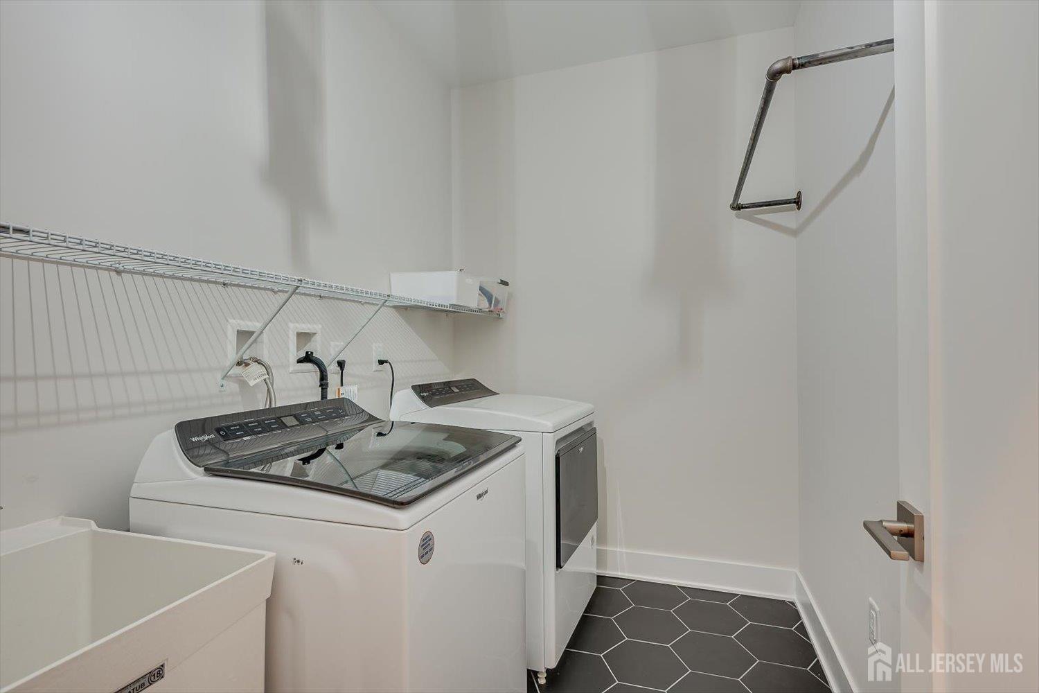 16 Valiant Court Middletown NJ 07748