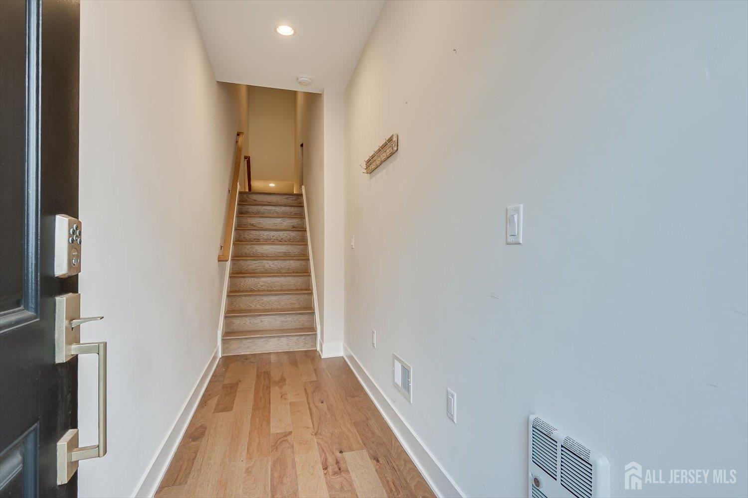 16 Valiant Court Middletown NJ 07748