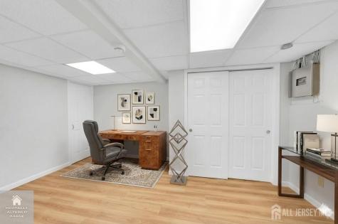 48 Ellen Heath Dr Drive Matawan NJ 07747