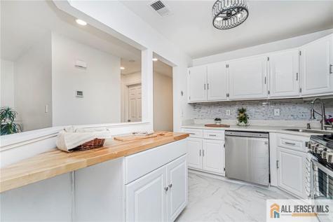 612 Chester Court Helmetta NJ 08828