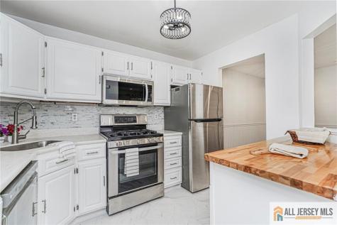 612 Chester Court Helmetta NJ 08828