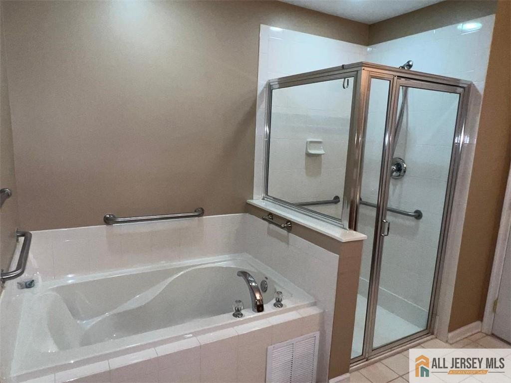 2206 Ambassador Court Franklin NJ 08873