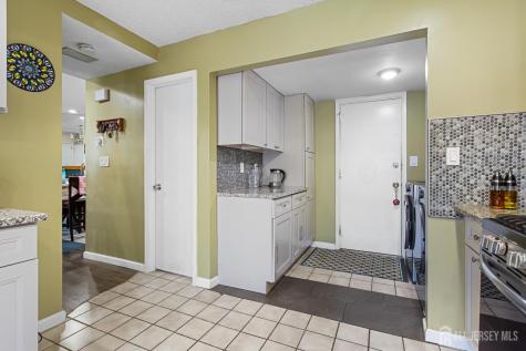 524 Westgate Drive Edison NJ 08820