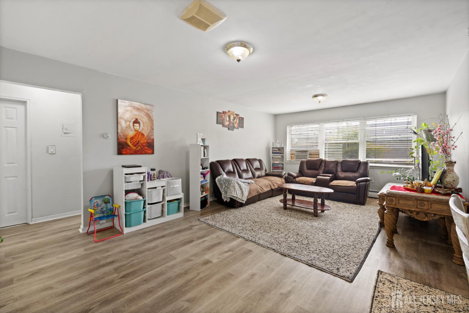 32 Woodedge Avenue Edison NJ 08817