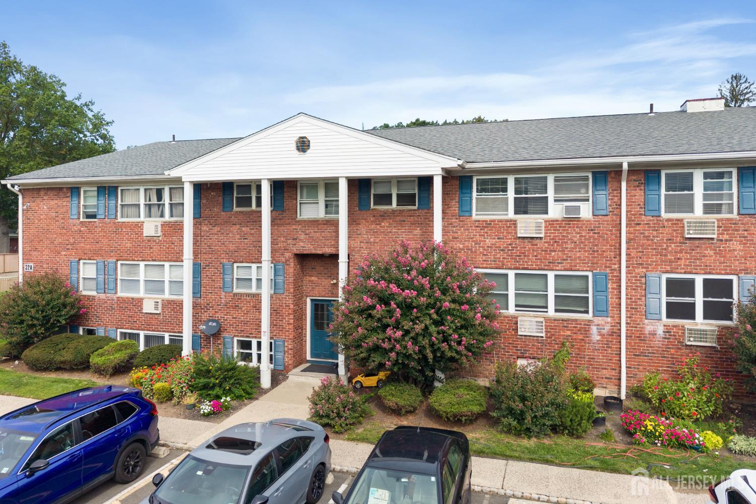 32 Woodedge Avenue Edison NJ 08817