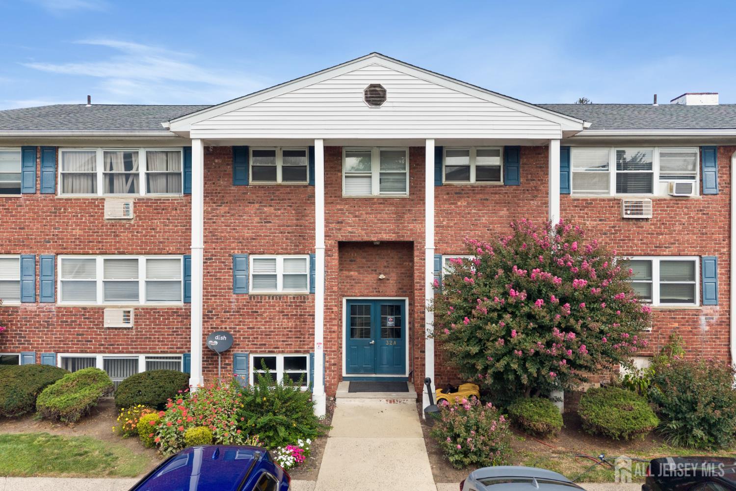 32 Woodedge Avenue Edison NJ 08817