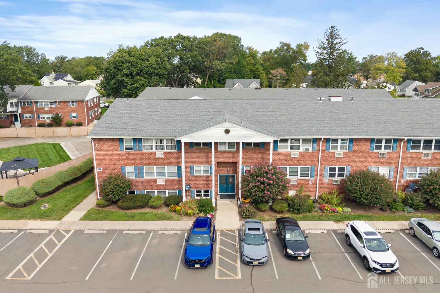 32 Woodedge Avenue Edison NJ 08817