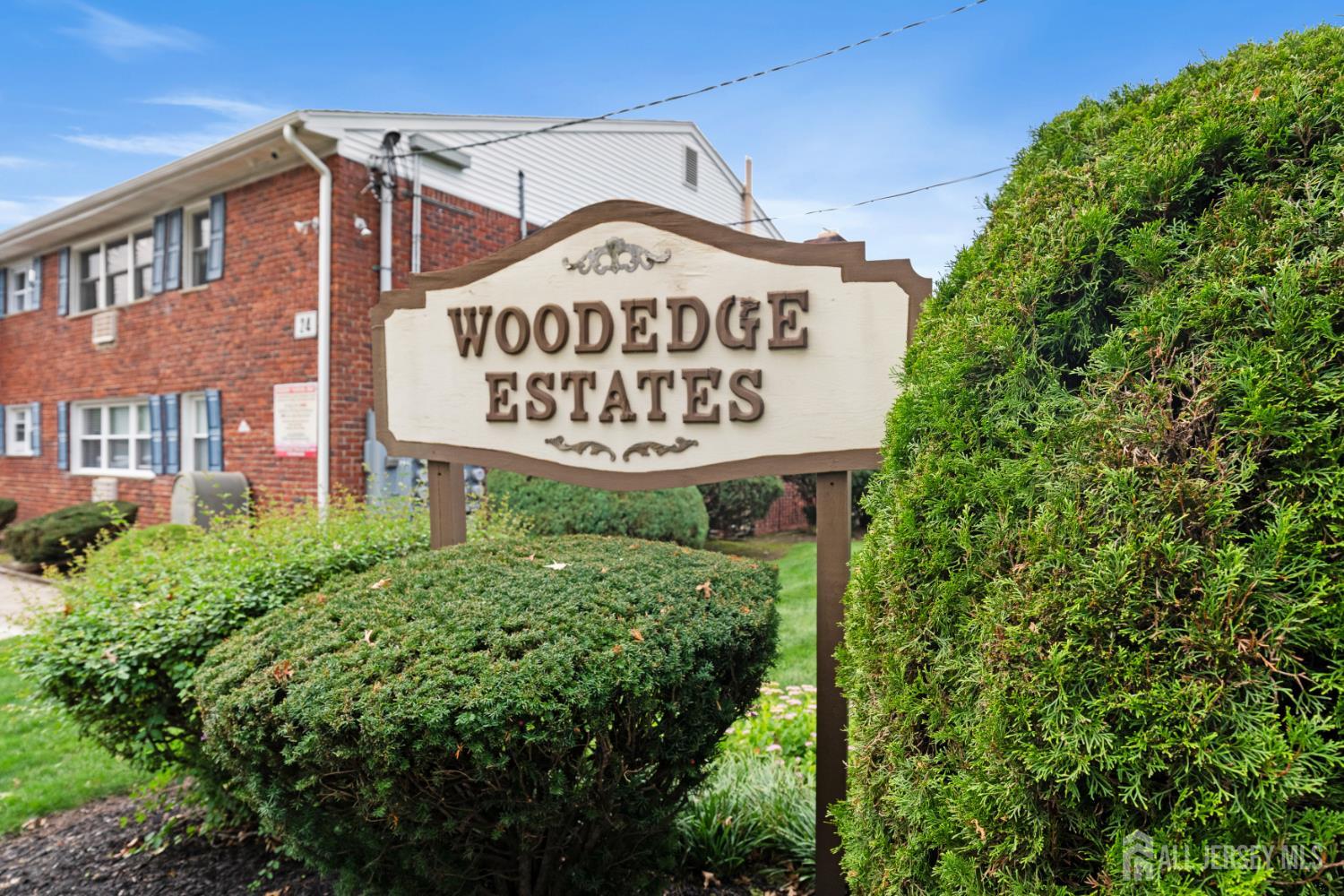 32 Woodedge Avenue Edison NJ 08817