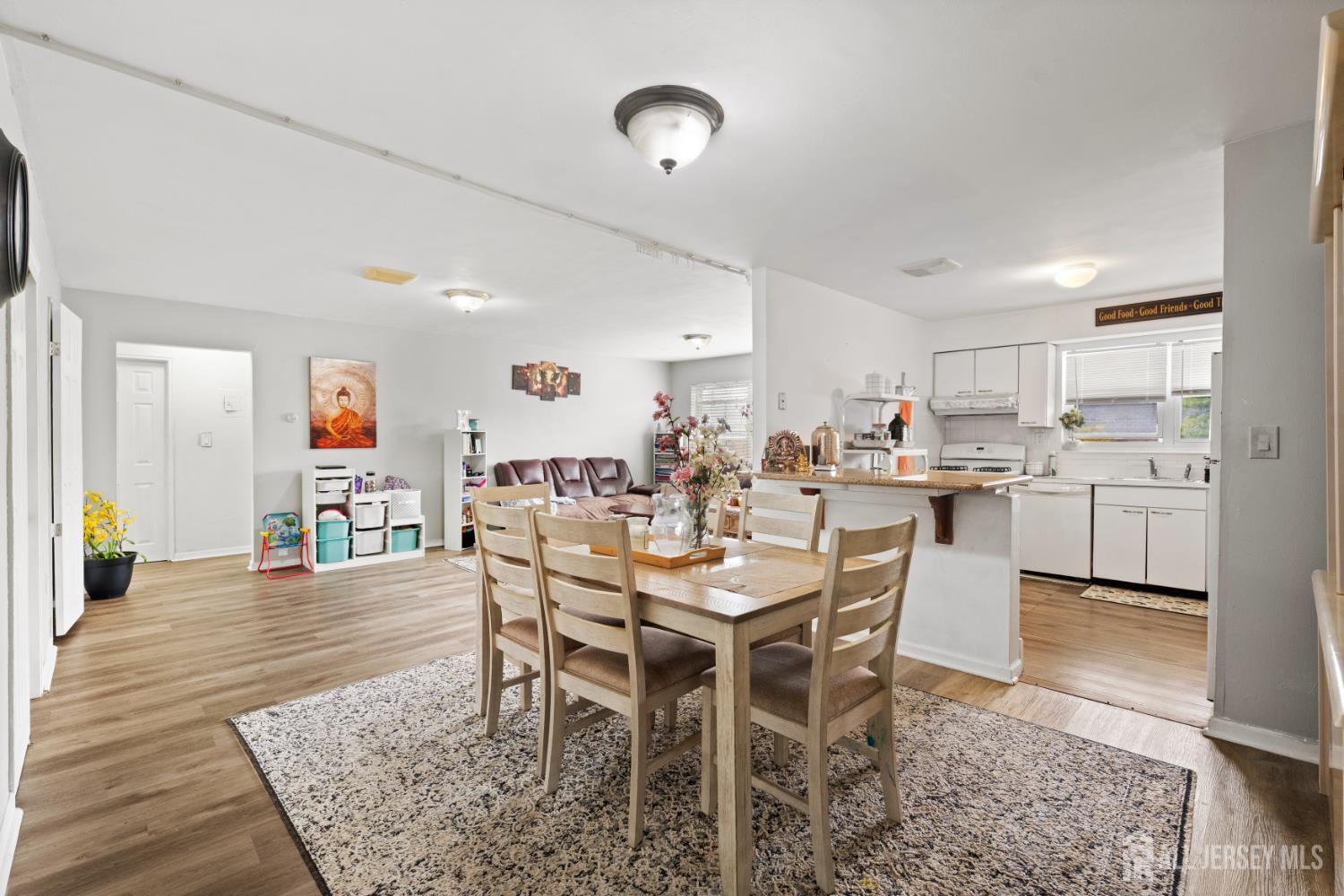 32 Woodedge Avenue Edison NJ 08817