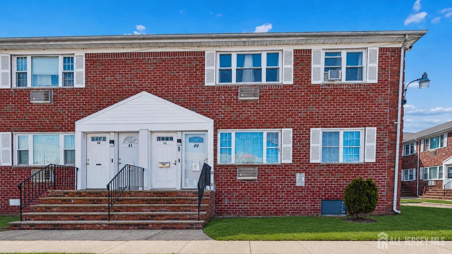 43 Gramercy Gardens Middlesex NJ 08846