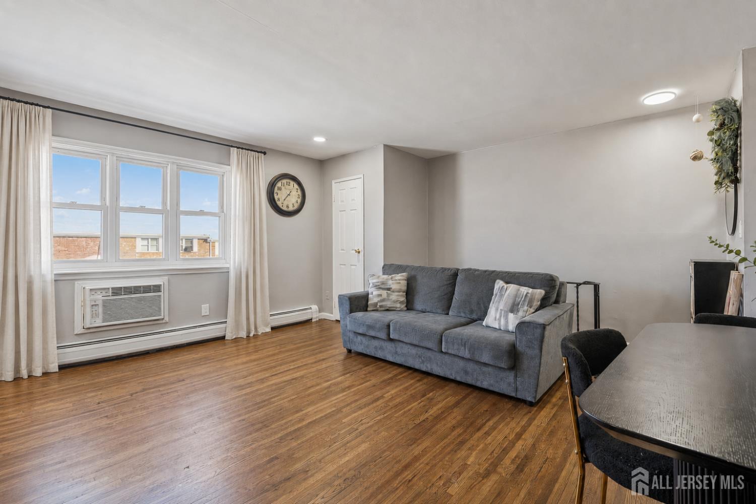 43 Gramercy Gardens Middlesex NJ 08846