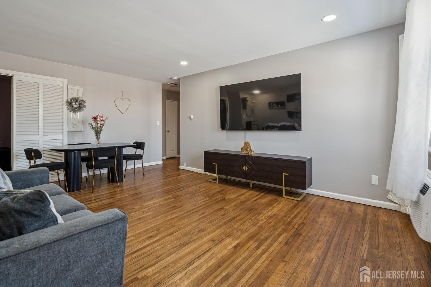 43 Gramercy Gardens Middlesex NJ 08846