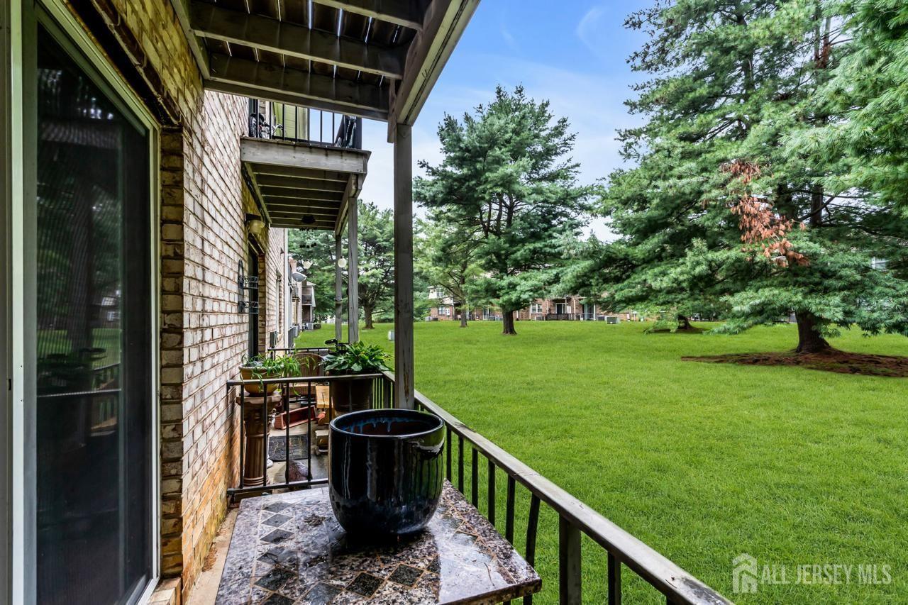 402 Silver Court Hamilton NJ 08690