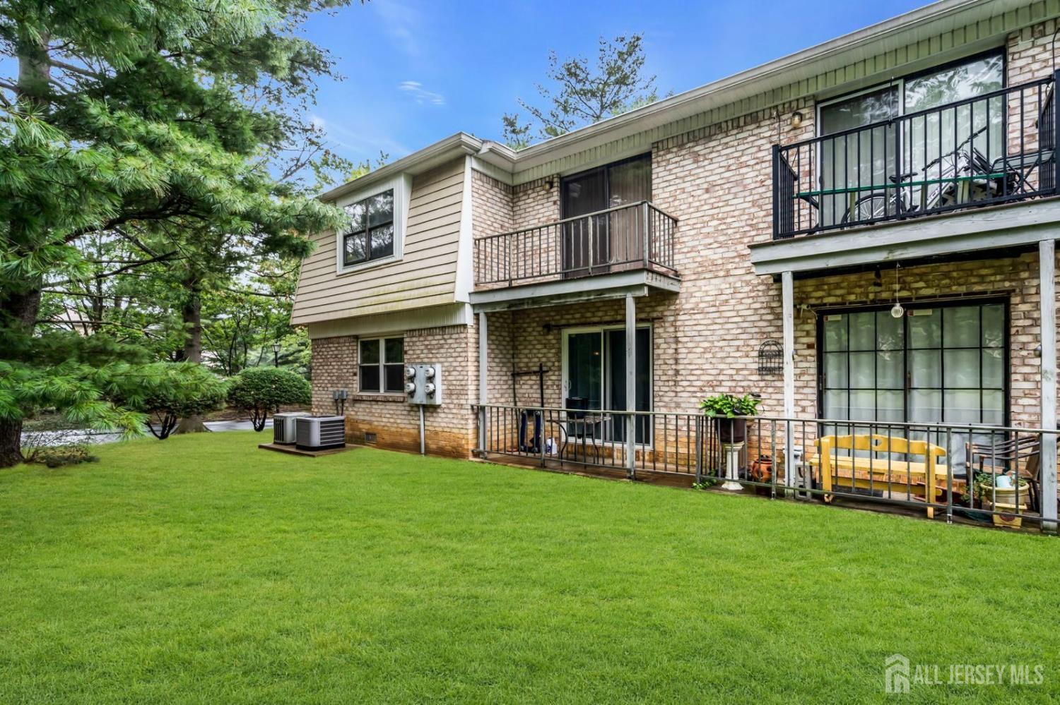 402 Silver Court Hamilton NJ 08690