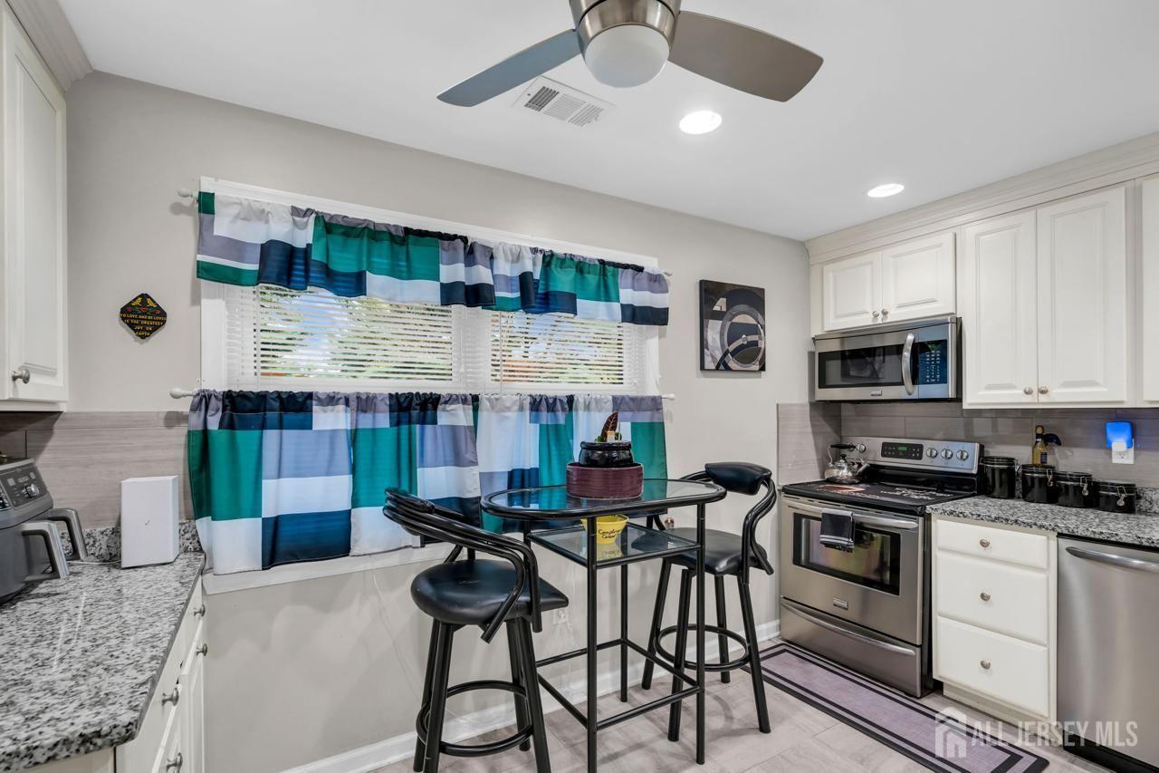 402 Silver Court Hamilton NJ 08690