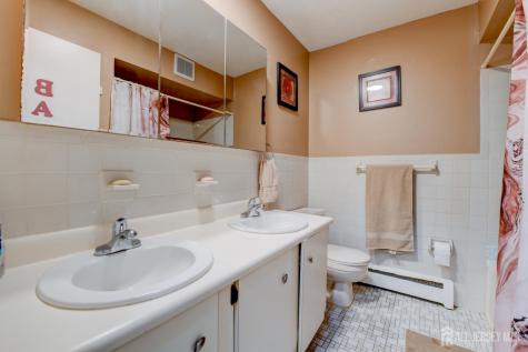 1303 Cricket Lane Woodbridge Proper NJ 07095