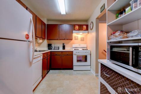 1303 Cricket Lane Woodbridge Proper NJ 07095
