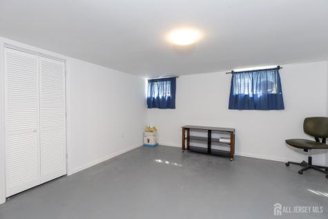 43 Lantern Lane Sayreville NJ 08872