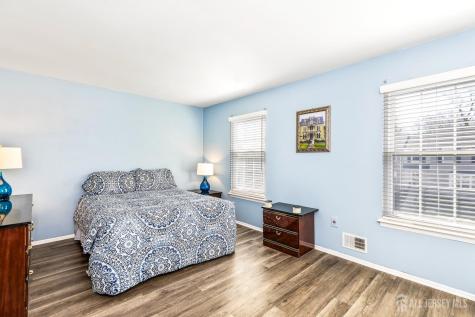 43 Lantern Lane Sayreville NJ 08872