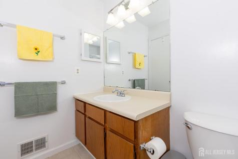 43 Lantern Lane Sayreville NJ 08872