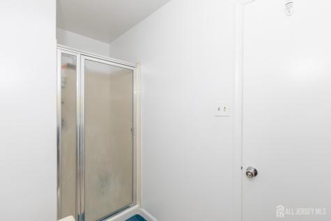 43 Lantern Lane Sayreville NJ 08872