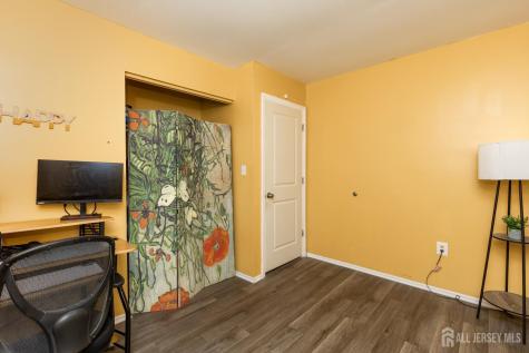 43 Lantern Lane Sayreville NJ 08872