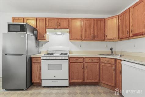 7 Lake Avenue East Brunswick NJ 08816
