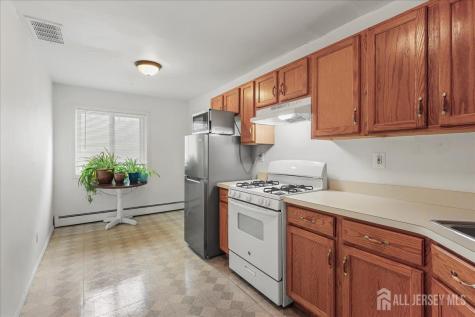7 Lake Avenue East Brunswick NJ 08816