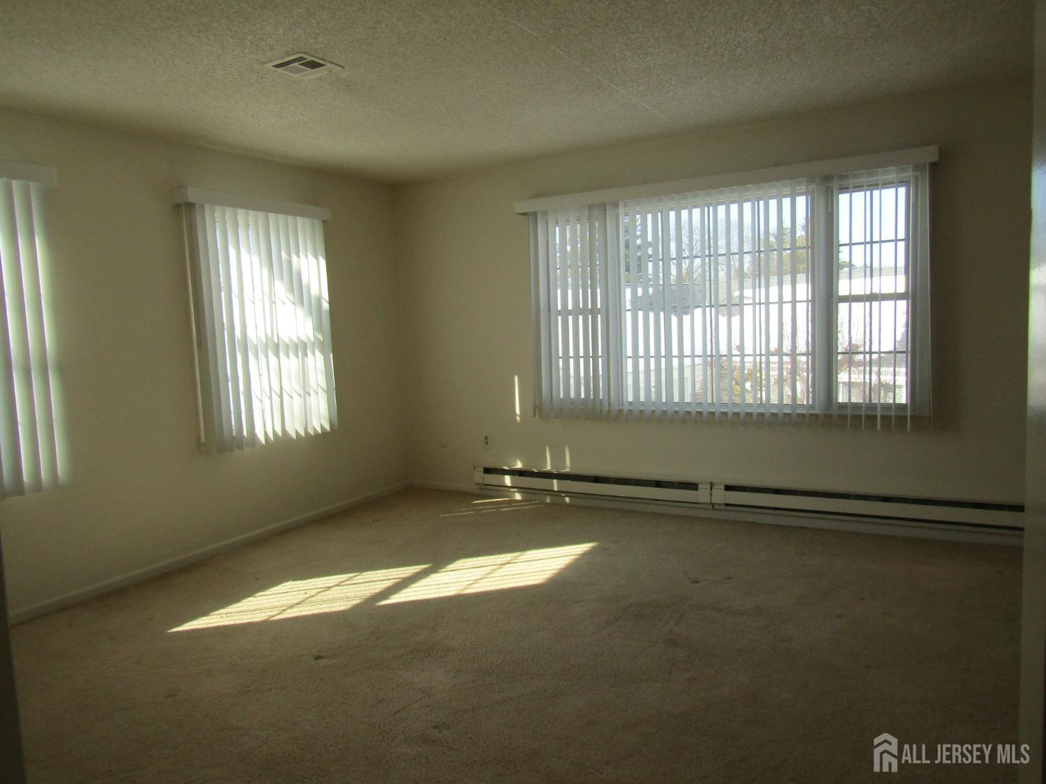 538 Sutton Way Monroe NJ 08831