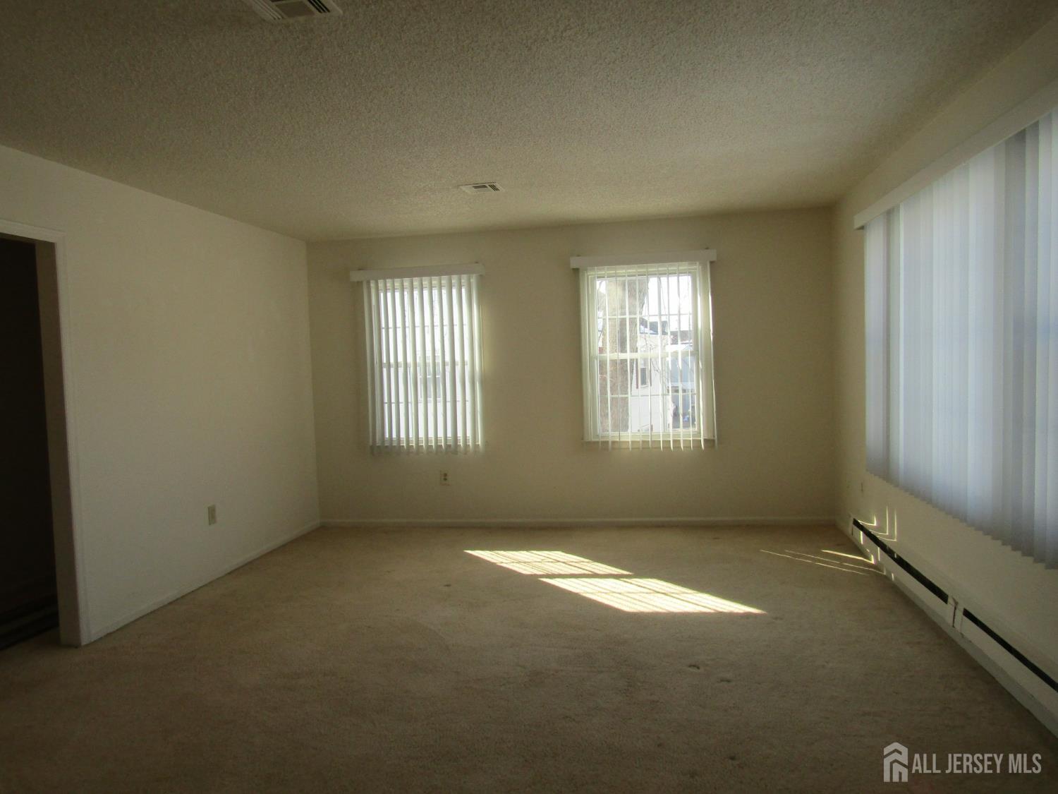 538 Sutton Way Monroe NJ 08831