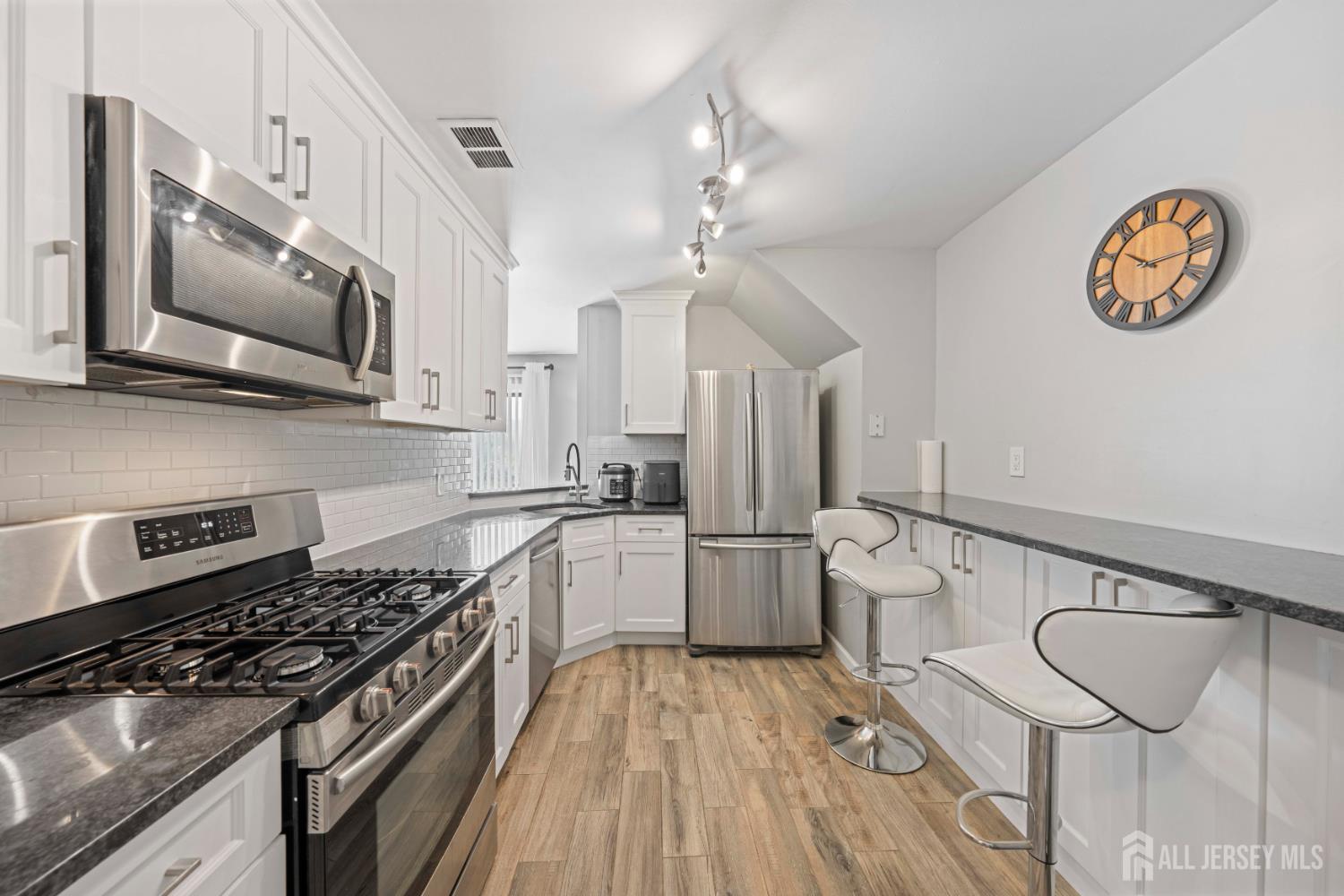 2706 Lighthouse Lane Parlin NJ 08859