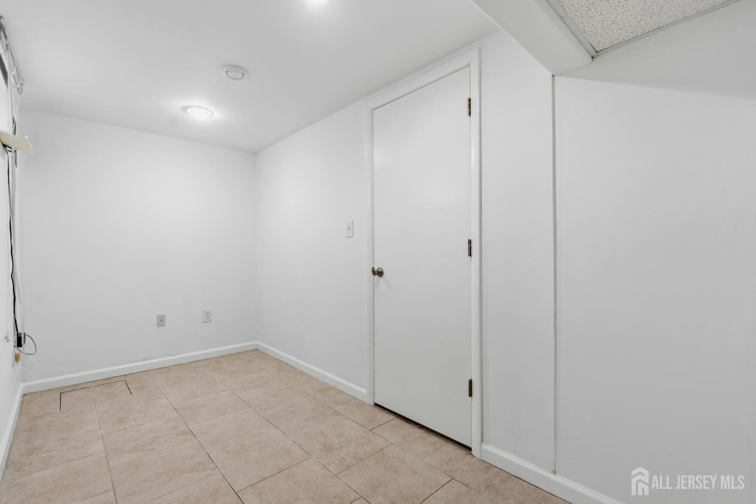 39 Davids Court South Brunswick NJ 08810