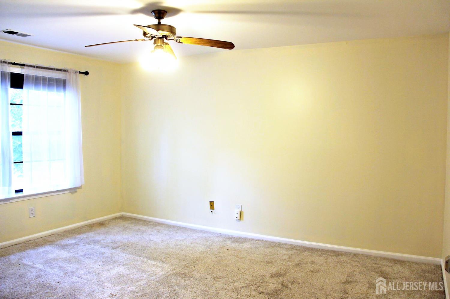 405 Chester Court Helmetta NJ 08828