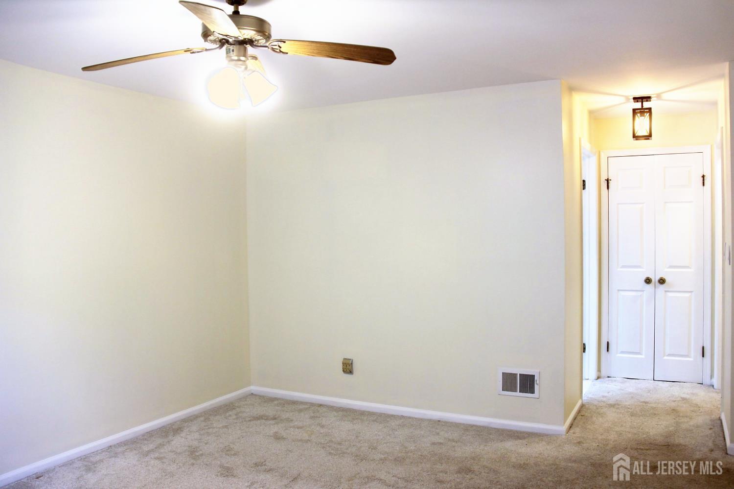 405 Chester Court Helmetta NJ 08828