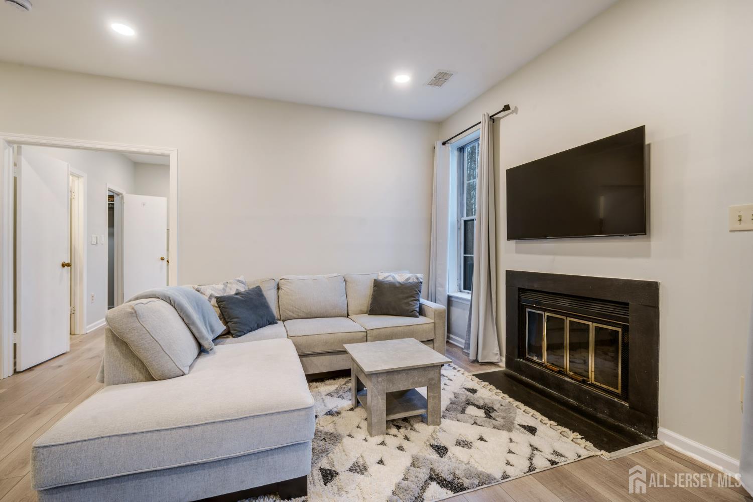 5071 Beech Court South Brunswick NJ 08852