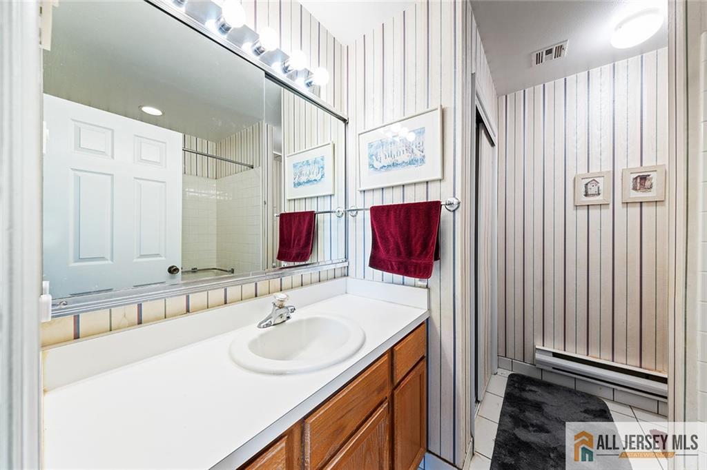 664 Azalea Plaza Monroe NJ 08831