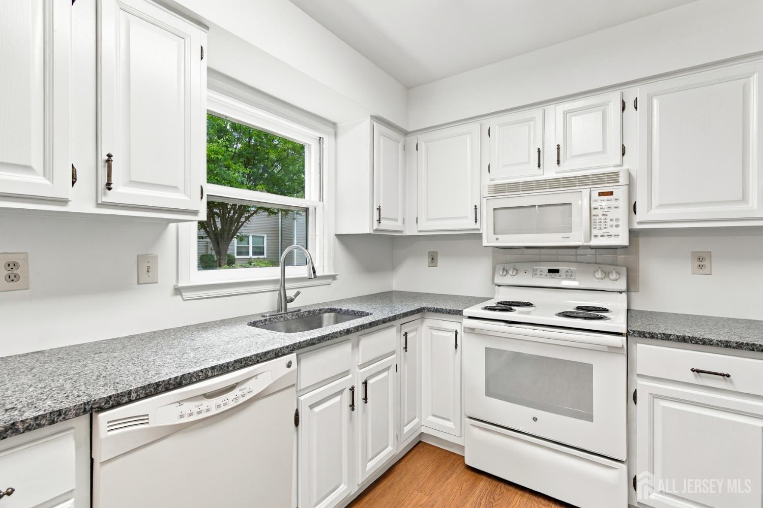 636 Yale Way Monroe NJ 08831
